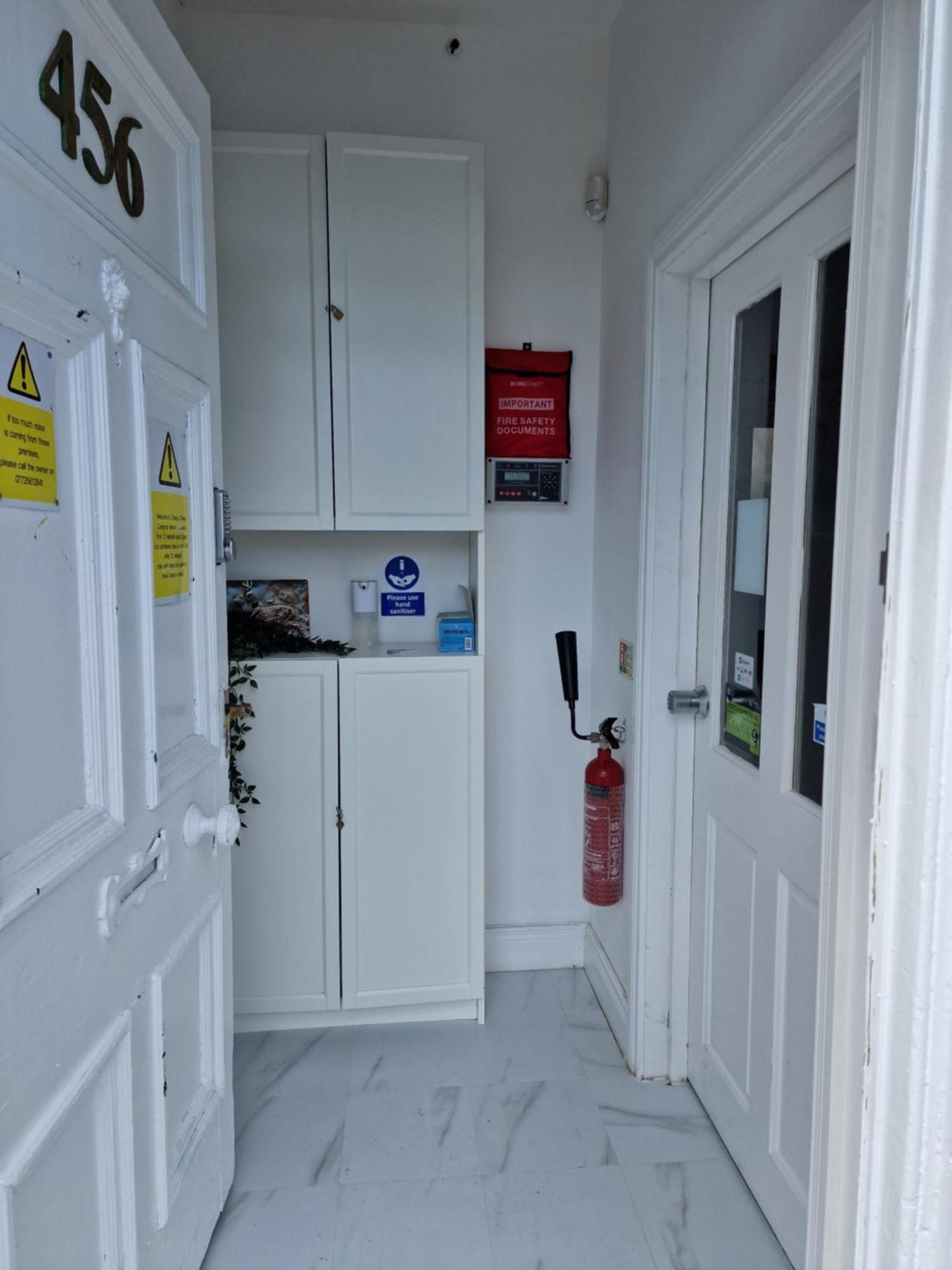 Aunty Katie'S House, Ni Tourist Board Certified & Located On The Main Oldpark Road To Belfast, With Free Continental Breakfast & Free Ultra Fast Sky Internet, Free Sky Sports & Free Sky Cinema, Self-Check In After 10Pm Gmt Hostel Exterior photo