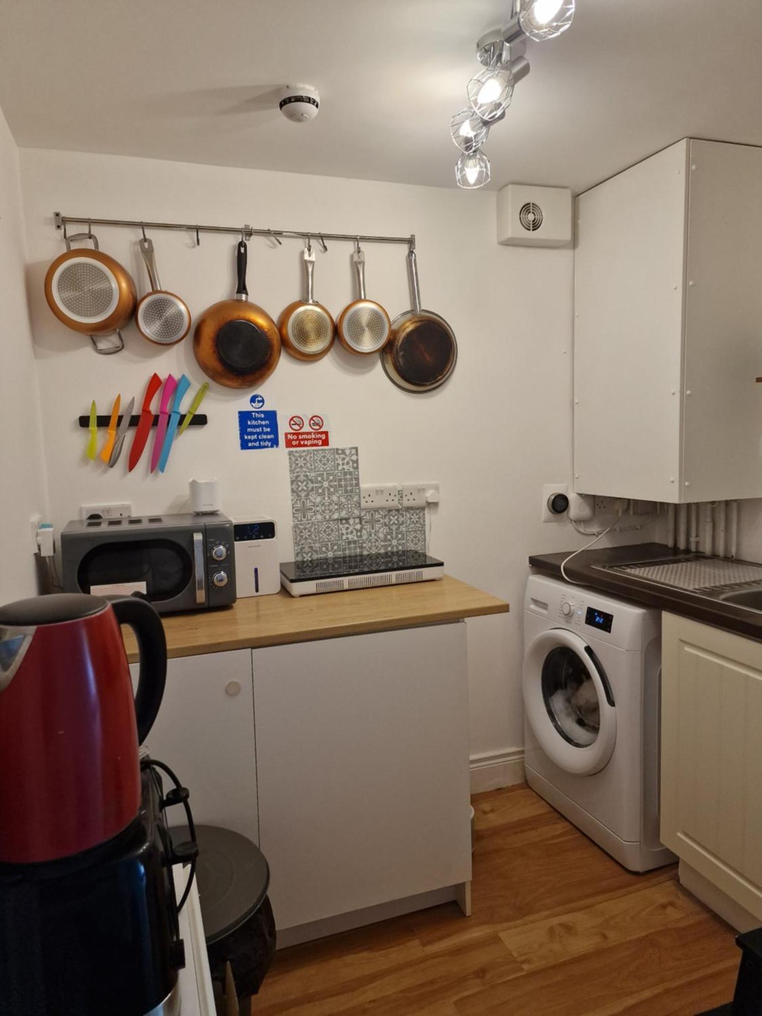 Aunty Katie'S House, Ni Tourist Board Certified & Located On The Main Oldpark Road To Belfast, With Free Continental Breakfast & Free Ultra Fast Sky Internet, Free Sky Sports & Free Sky Cinema, Self-Check In After 10Pm Gmt Hostel Exterior photo
