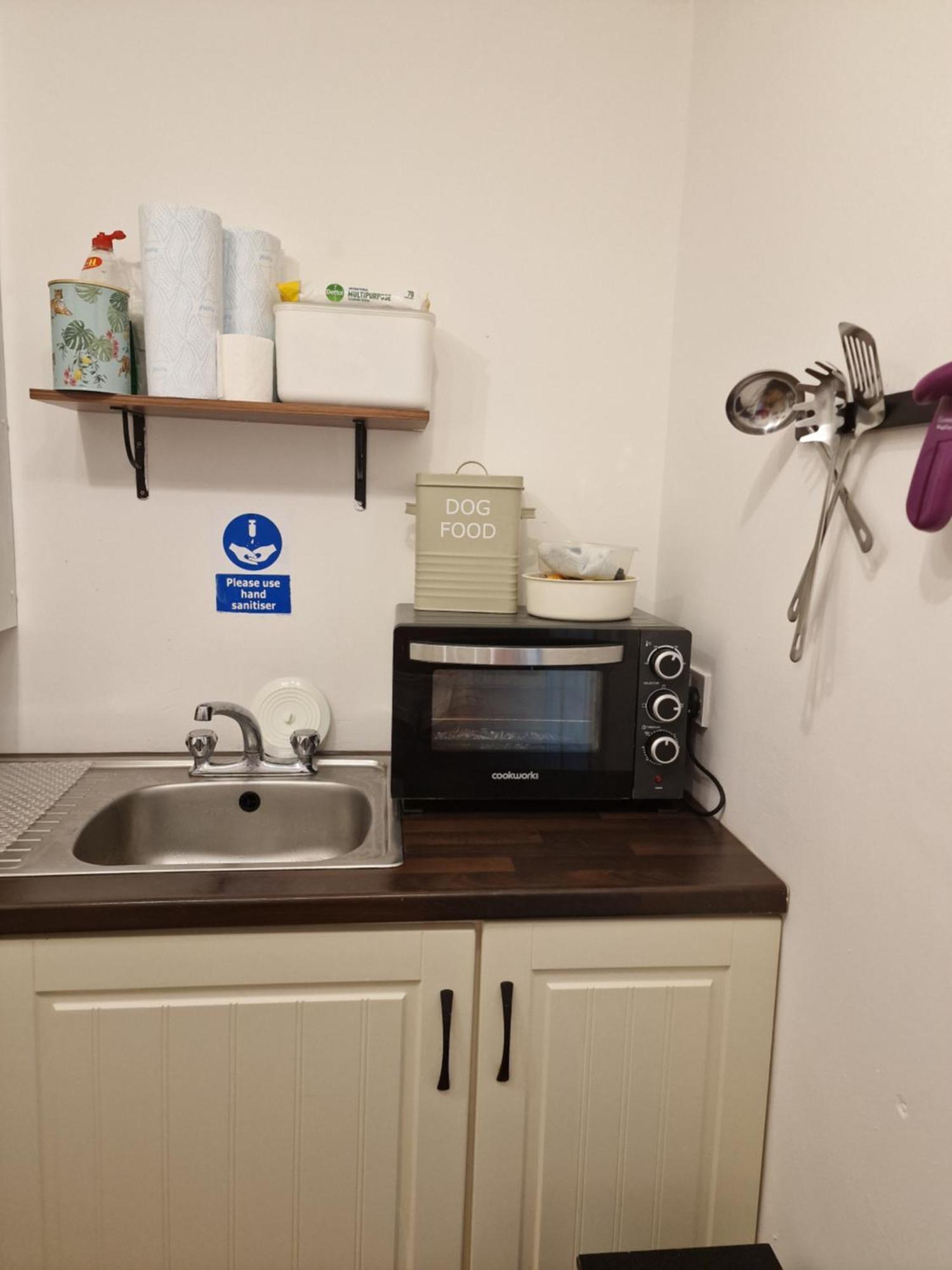 Aunty Katie'S House, Ni Tourist Board Certified & Located On The Main Oldpark Road To Belfast, With Free Continental Breakfast & Free Ultra Fast Sky Internet, Free Sky Sports & Free Sky Cinema, Self-Check In After 10Pm Gmt Hostel Exterior photo