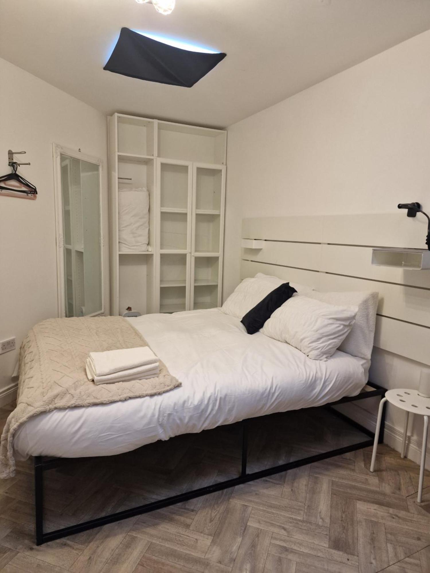 Aunty Katie'S House, Ni Tourist Board Certified & Located On The Main Oldpark Road To Belfast, With Free Continental Breakfast & Free Ultra Fast Sky Internet, Free Sky Sports & Free Sky Cinema, Self-Check In After 10Pm Gmt Hostel Exterior photo
