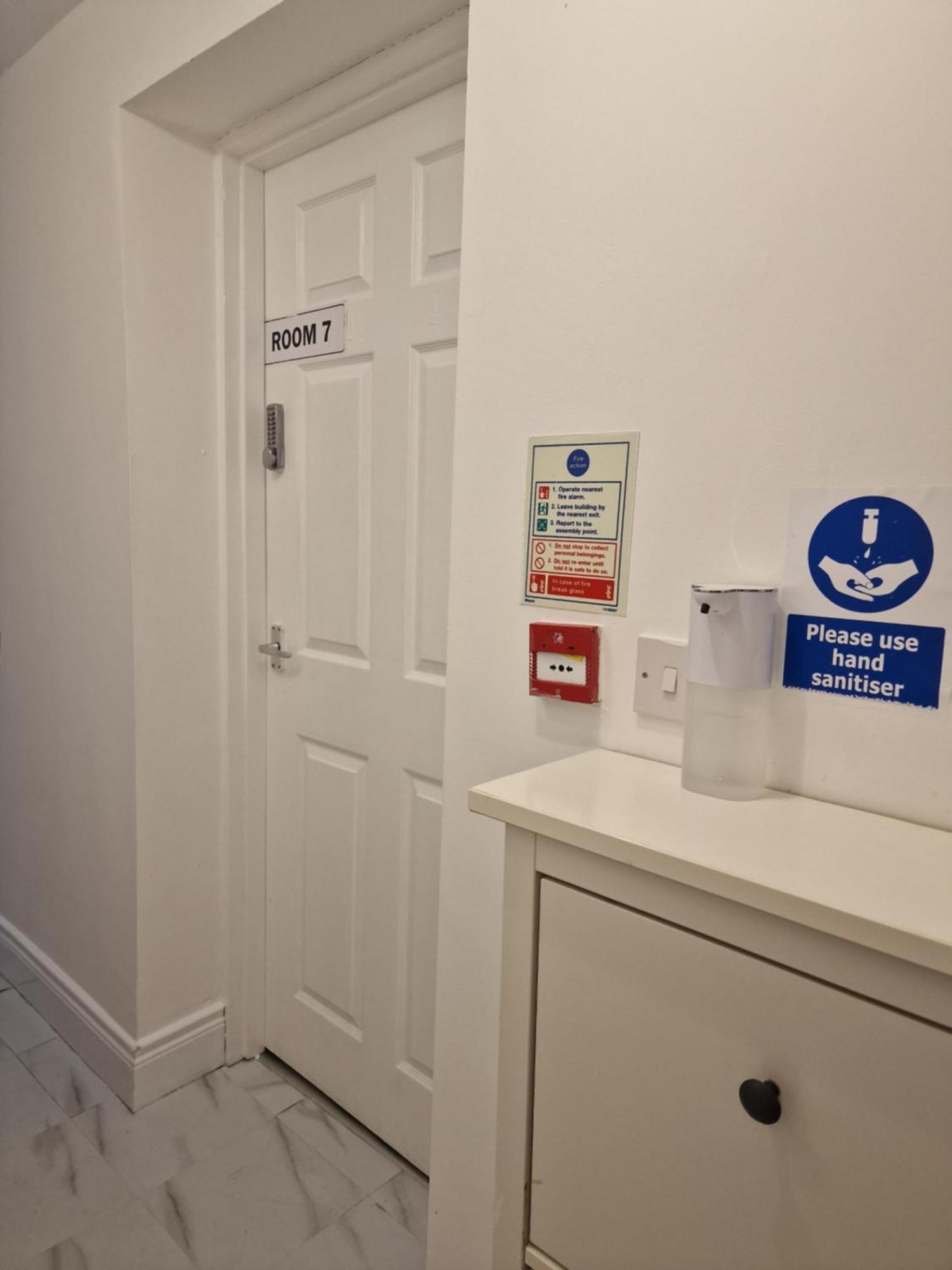 Aunty Katie'S House, Ni Tourist Board Certified & Located On The Main Oldpark Road To Belfast, With Free Continental Breakfast & Free Ultra Fast Sky Internet, Free Sky Sports & Free Sky Cinema, Self-Check In After 10Pm Gmt Hostel Exterior photo