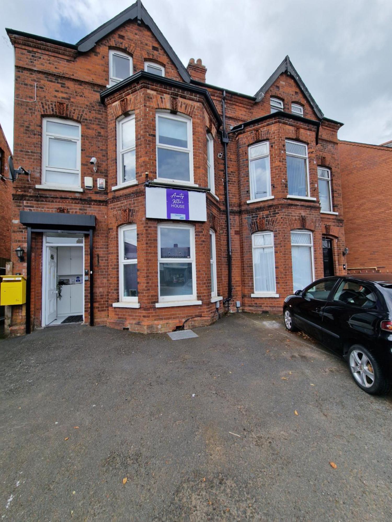 Aunty Katie'S House, Ni Tourist Board Certified & Located On The Main Oldpark Road To Belfast, With Free Continental Breakfast & Free Ultra Fast Sky Internet, Free Sky Sports & Free Sky Cinema, Self-Check In After 10Pm Gmt Hostel Exterior photo