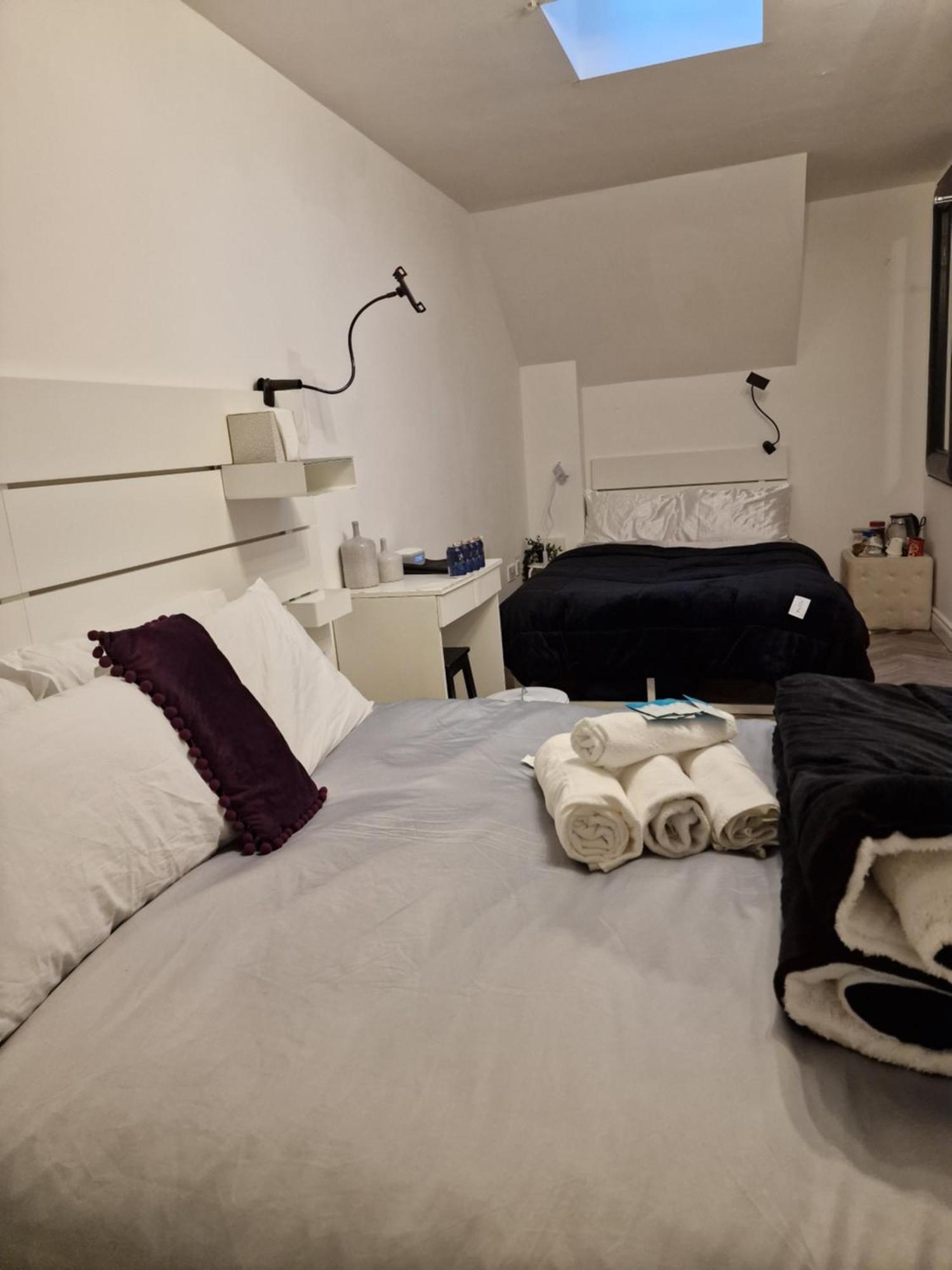 Aunty Katie'S House, Ni Tourist Board Certified & Located On The Main Oldpark Road To Belfast, With Free Continental Breakfast & Free Ultra Fast Sky Internet, Free Sky Sports & Free Sky Cinema, Self-Check In After 10Pm Gmt Hostel Exterior photo