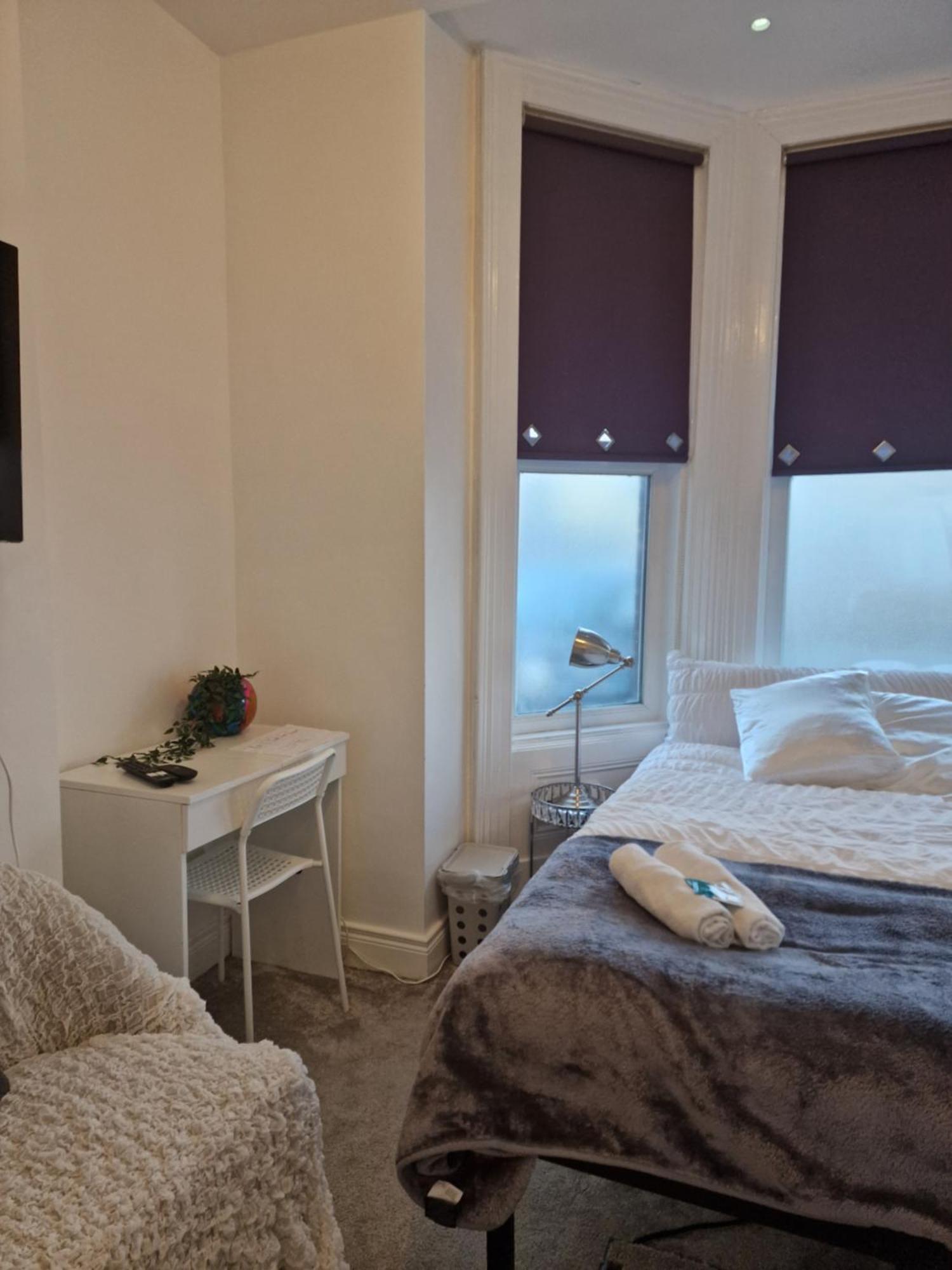 Aunty Katie'S House, Ni Tourist Board Certified & Located On The Main Oldpark Road To Belfast, With Free Continental Breakfast & Free Ultra Fast Sky Internet, Free Sky Sports & Free Sky Cinema, Self-Check In After 10Pm Gmt Hostel Exterior photo